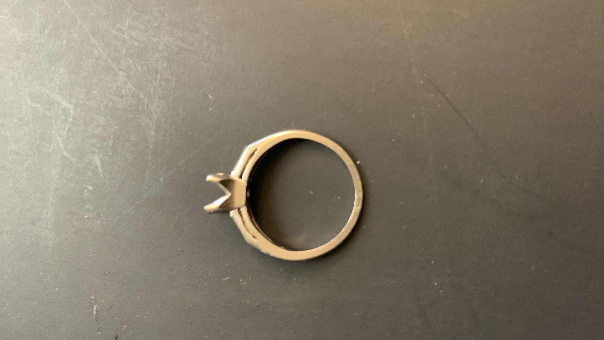 Photo 1 of 14K RING SIZE 5