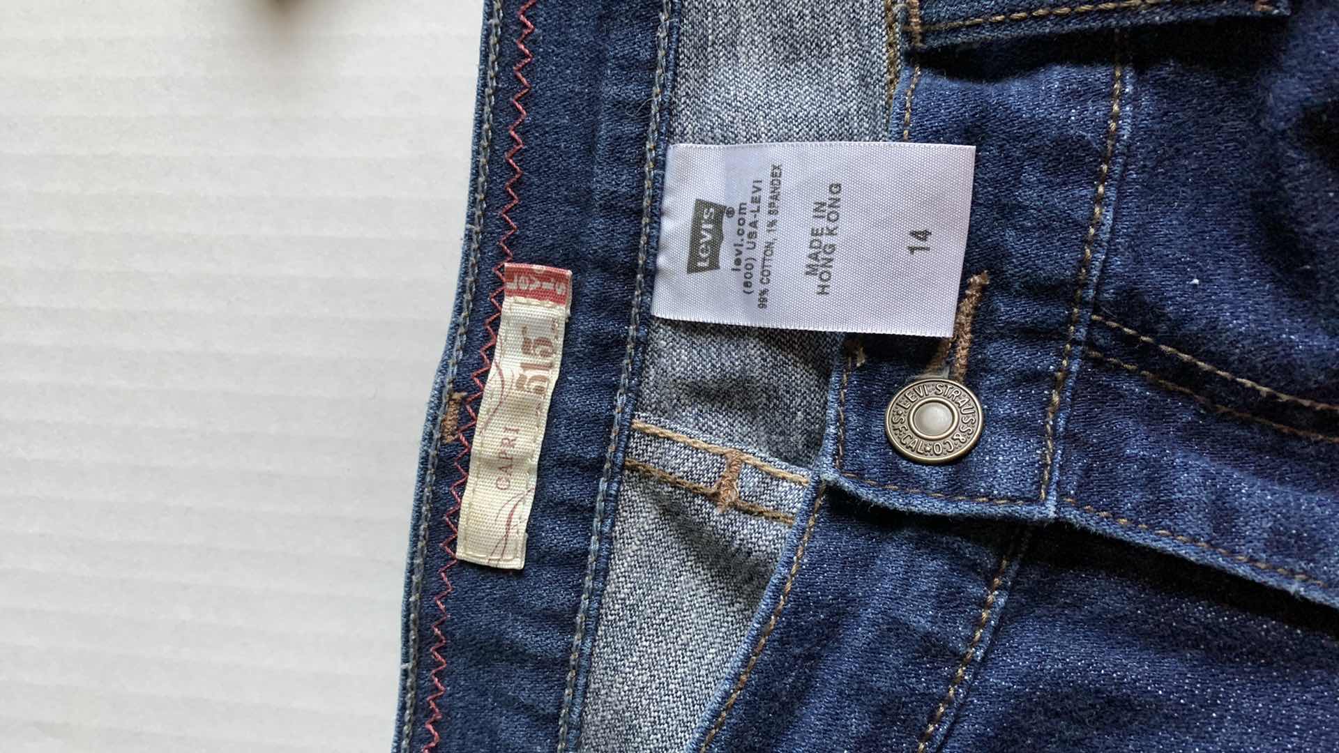 Photo 1 of WOMENS LEVI’S CAPRI 515 JEANS SIZE 14