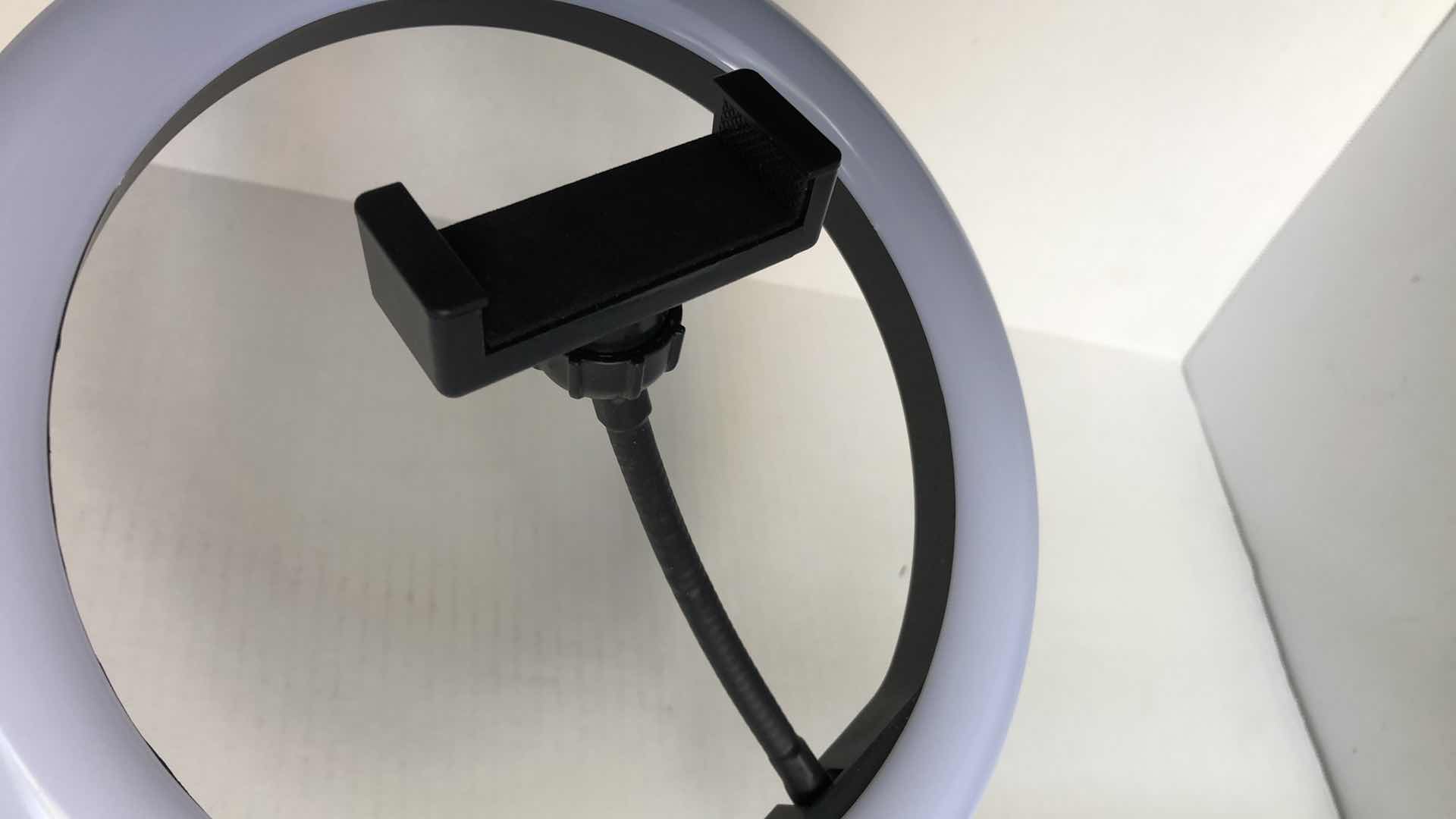 Photo 1 of USB PODCAST LIGHT