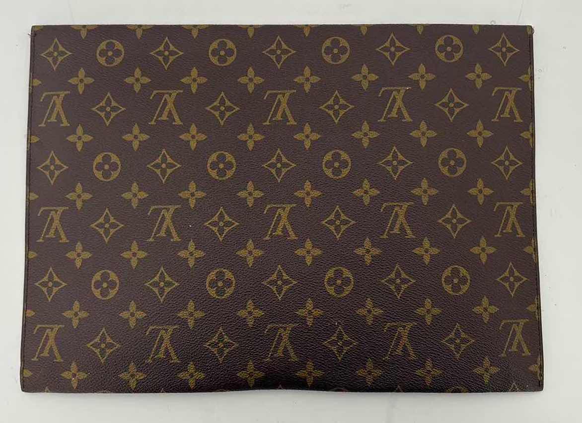 Photo 1 of ??? LOUIS VUITTON REPLICA DOCUMENT HOLDER H10”