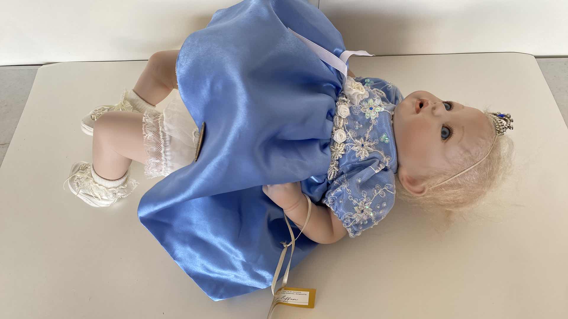 Photo 1 of VINTAGE SIGNATURE EDITION GLASS DOLL FROM ASHTON DRAKE GALLERIES