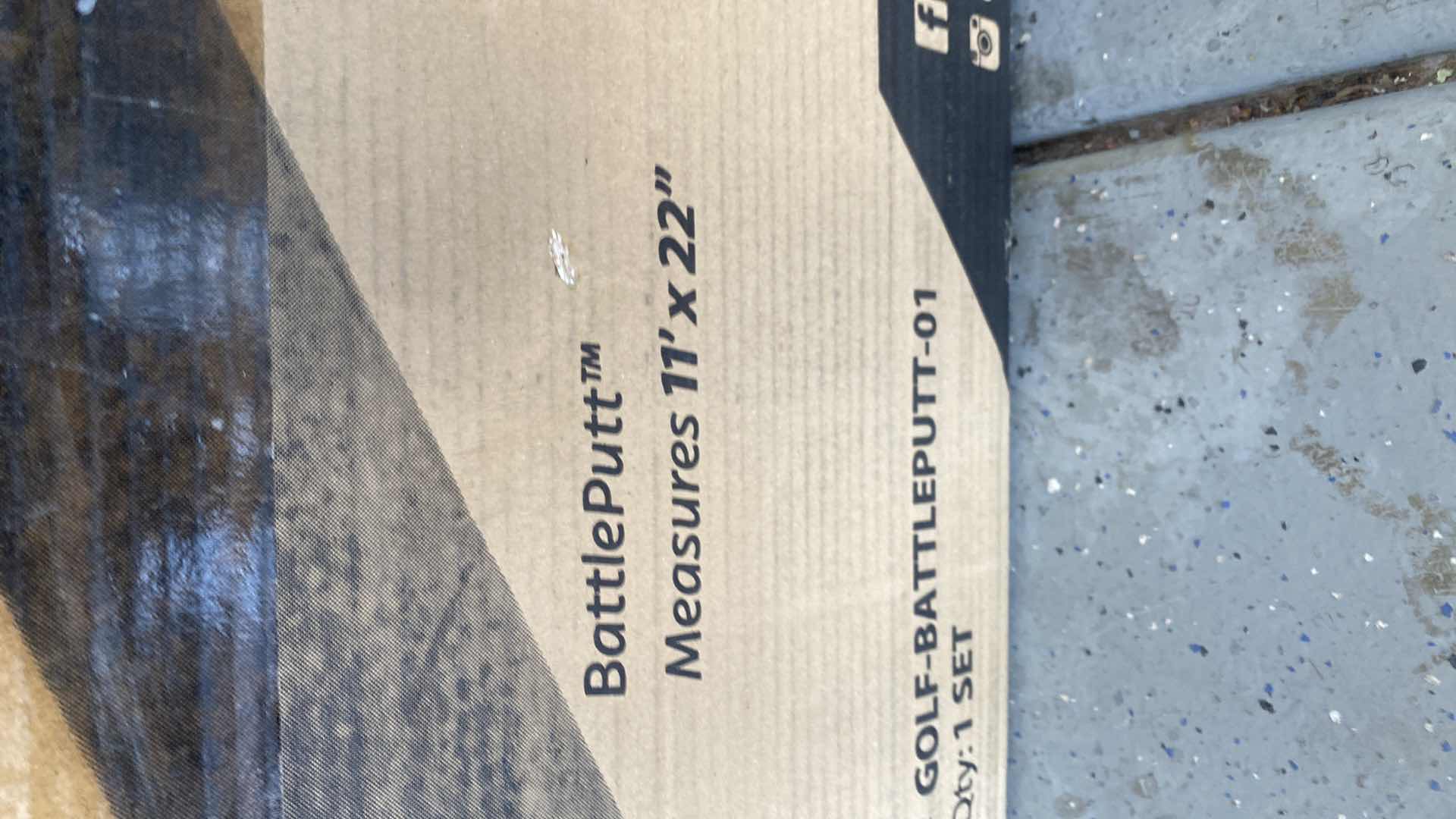 Photo 1 of BATTLEPUTT GOLF PONG PUTTING GAME