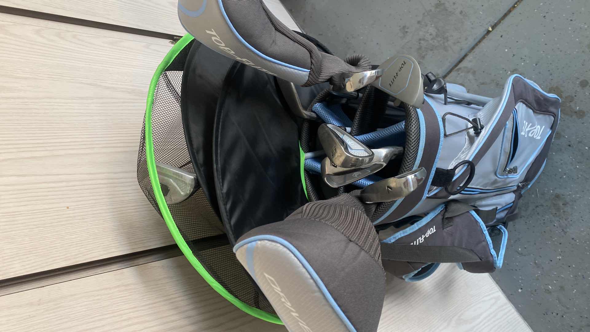 Photo 1 of WOMENS TOP FLITE GOLF CLUB SET RIGHT HANDED (USED ONLY A FEW TIMES)