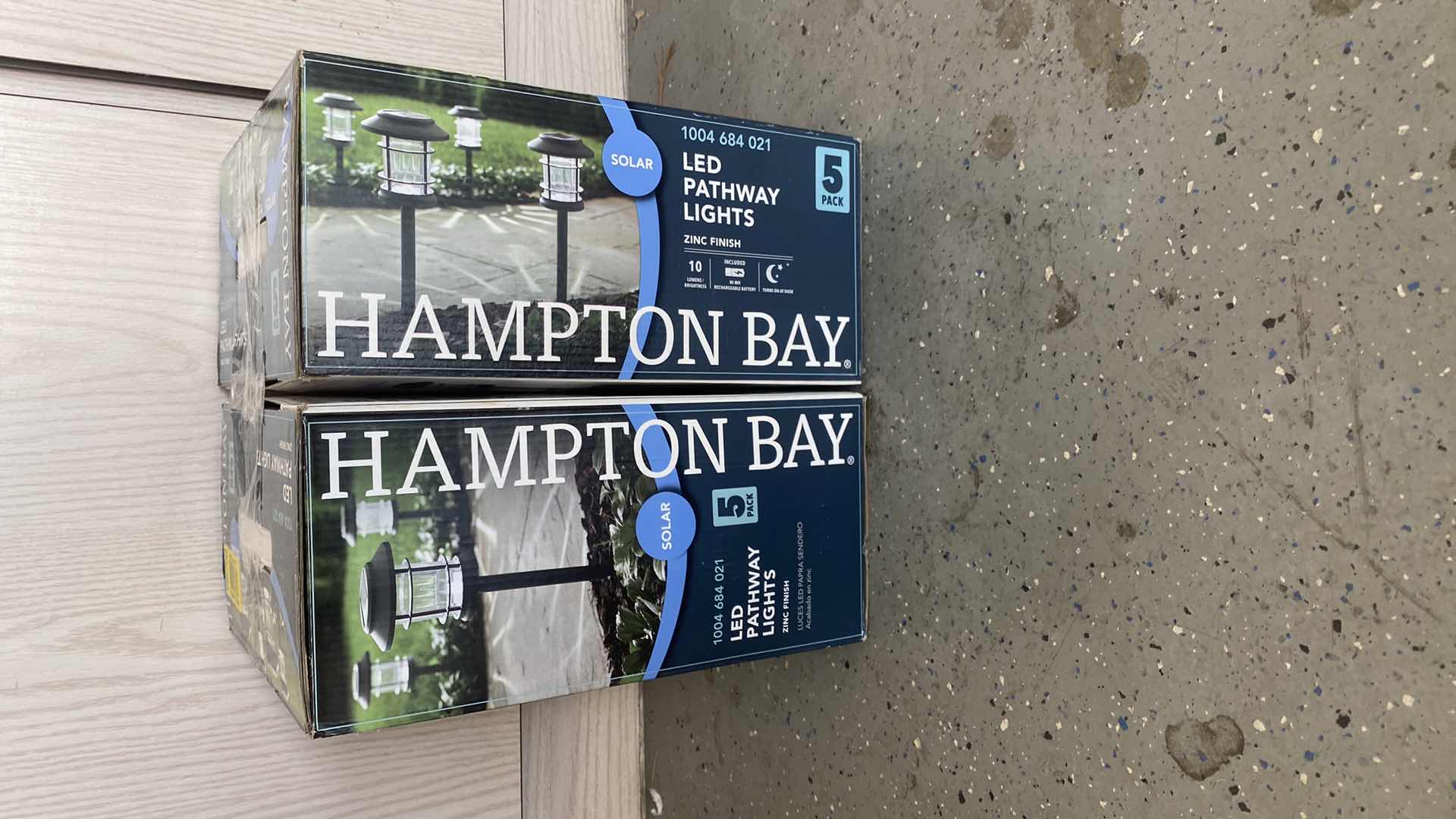 Photo 1 of 2 PC HAMPTON BAY SOLAR LED PATHWAY LIGHT (10 TOTAL)