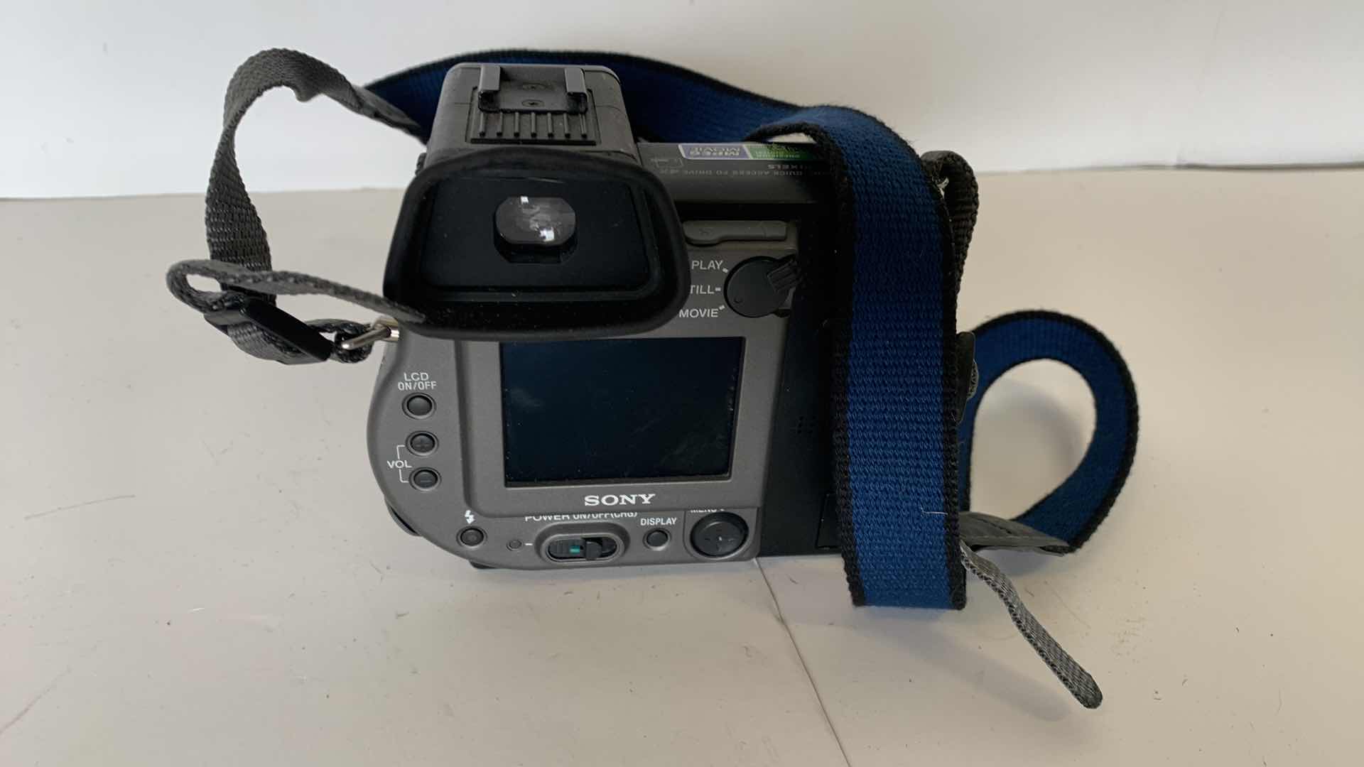 Photo 2 of SONY DIGITAL MAVICA MVC-FD95 2.1 MEGA PIXELS VIDEO CAMERA