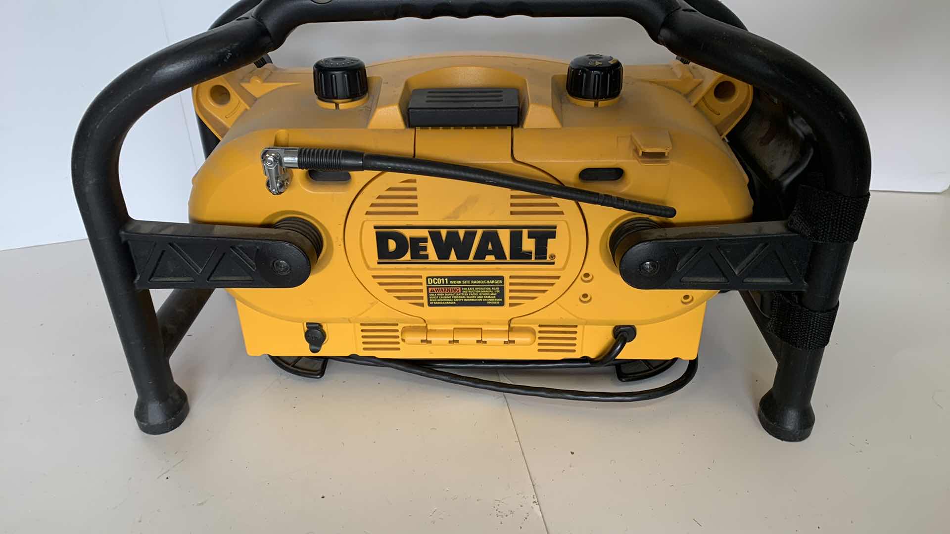 Photo 3 of DEWALT DC011