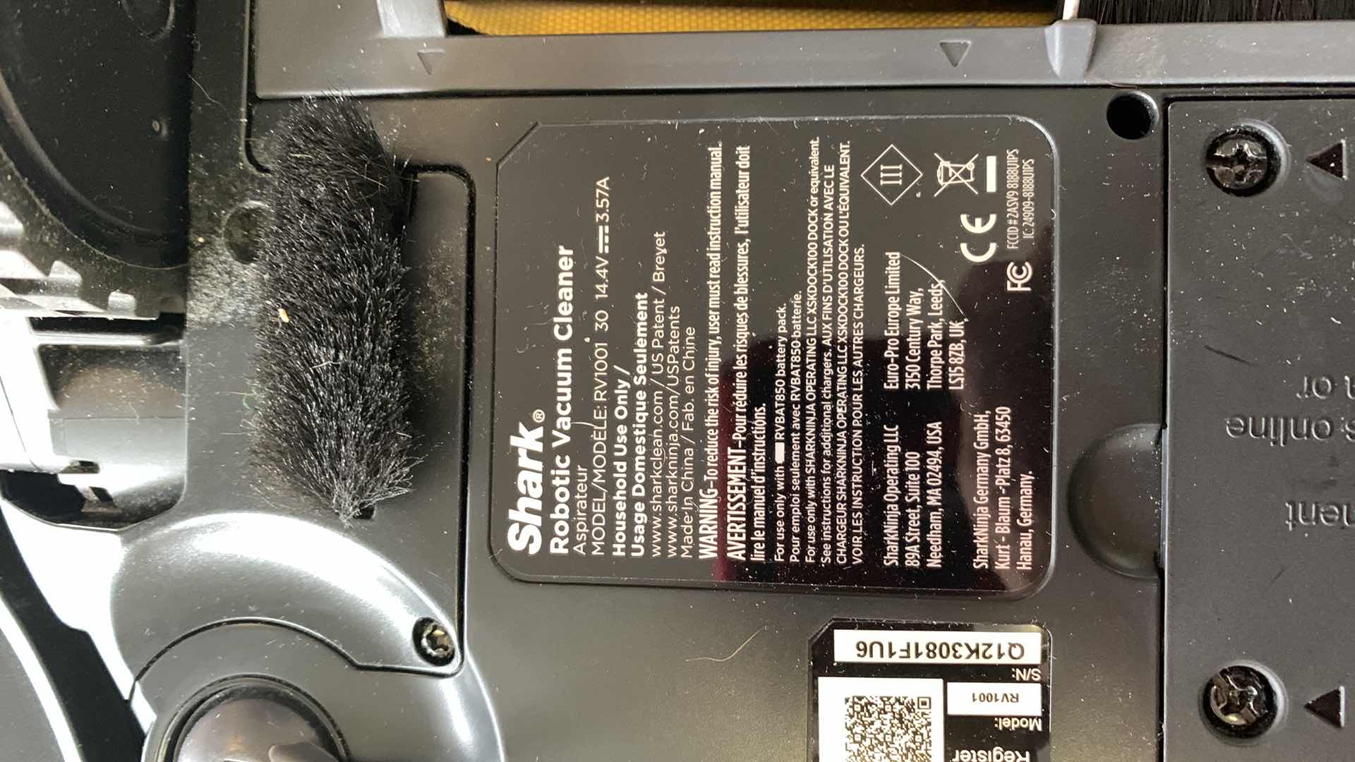 Photo 2 of SHARK MODEL RV1001