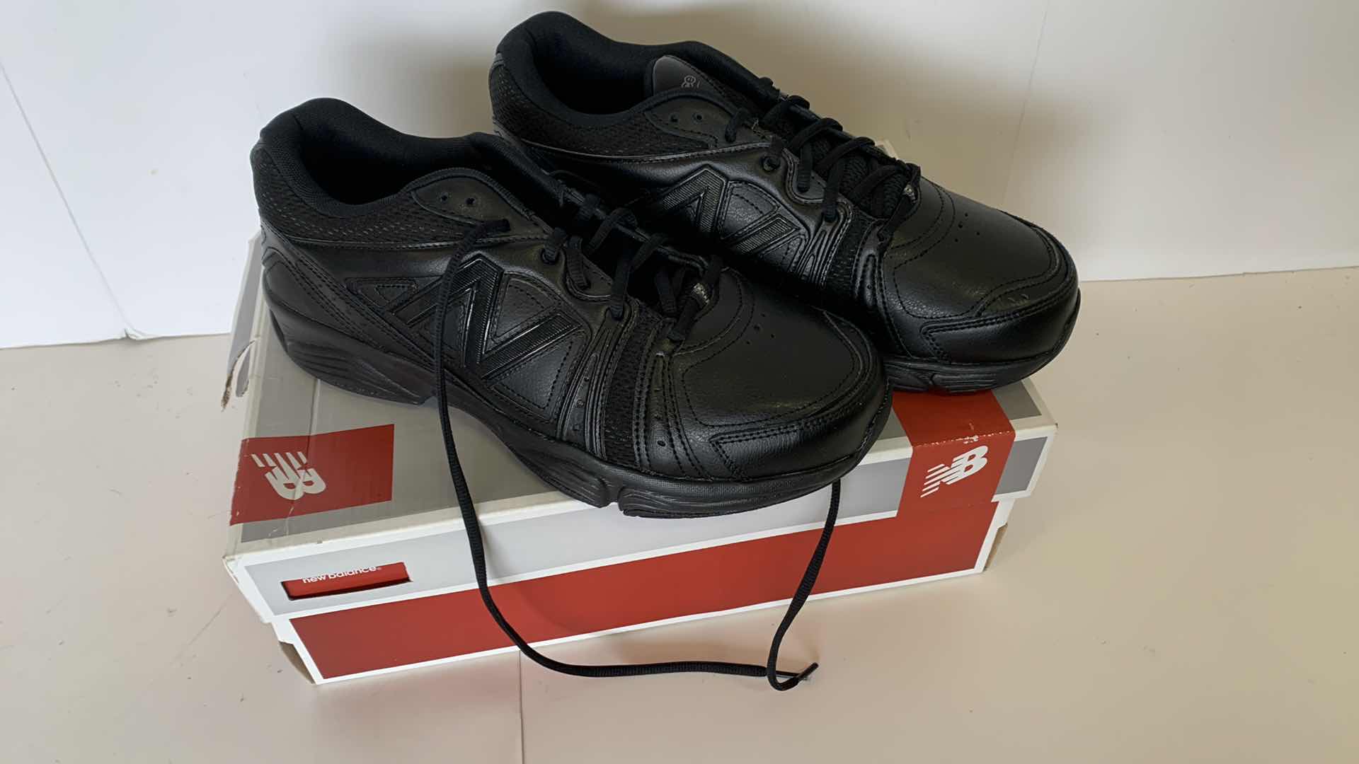 Photo 1 of NEW BALANCE MX519BK SIZE 11