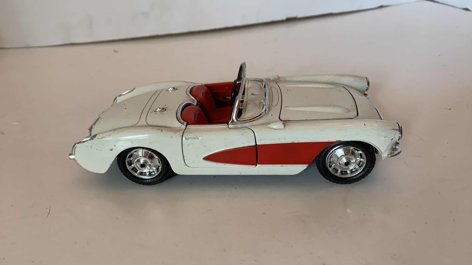 Photo 1 of 1957 CHEVROLET CORVETTE 1:24 SCALE