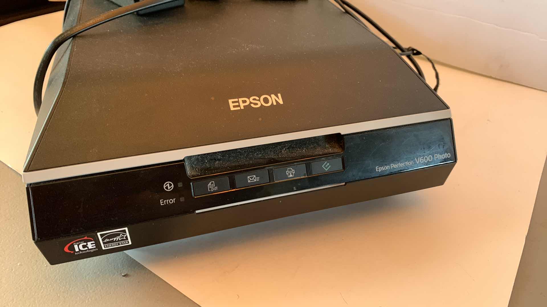 Photo 1 of EPSON PERFECTION V600 PHOTO SCANNER