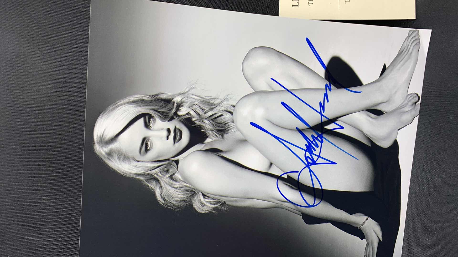 Photo 1 of AMBER HEARD - SIGNED AUTOGRAPHED PHOTO W LETTER OF AUTHENTICITY 8” X 10”