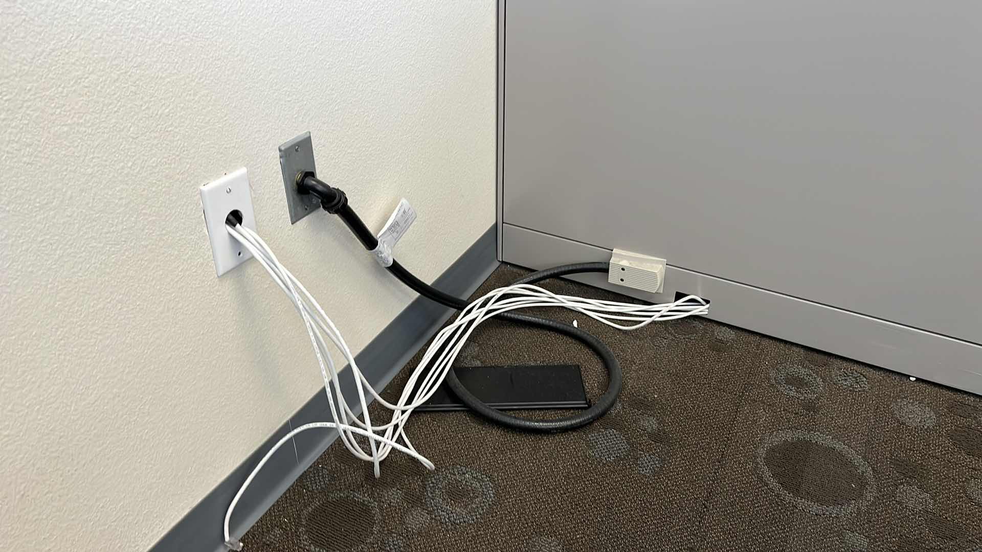 Photo 1 of FROSTED GLASS TOP CUBICLE PANELS W BUILT IN POWER SUPPLY OVERALL DIMENSIONS 172” X 90” H60.25” READ NOTES