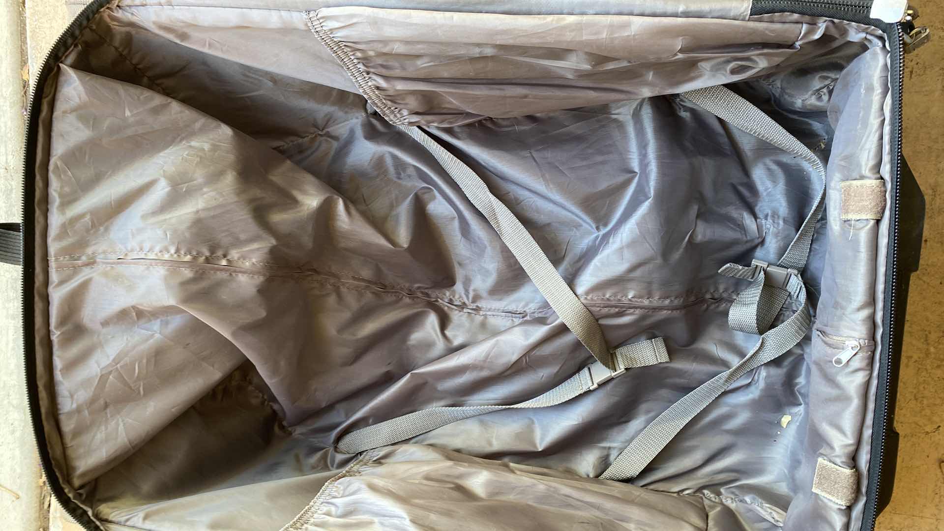 Photo 1 of 2-PIECE ADVANTAGE LUGGAGE SET WITH WHEELS