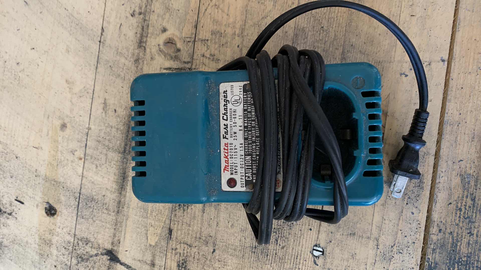 Photo 1 of MAKITA FAST CHARGER