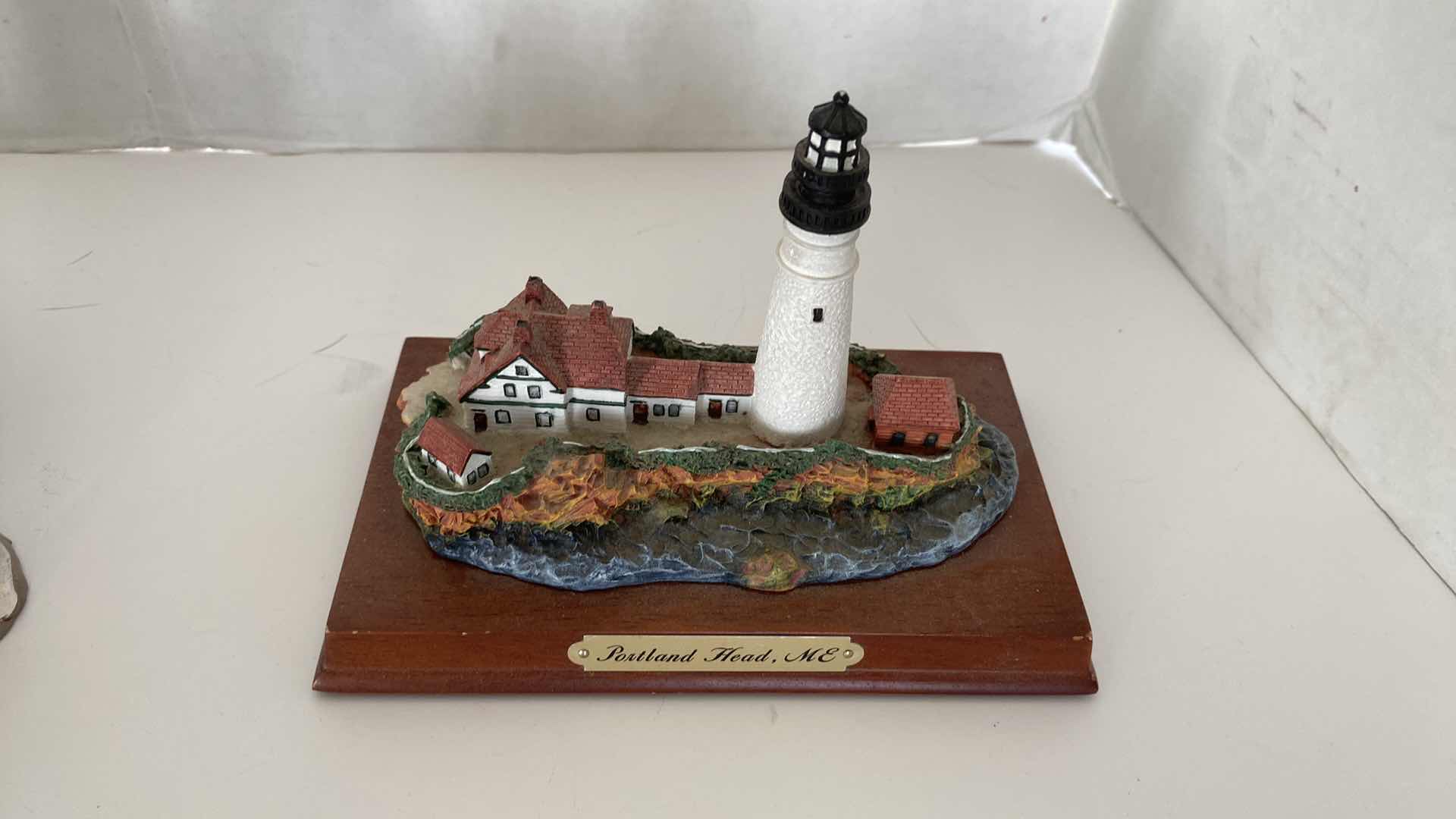 Photo 1 of CERAMICS AND WOOD LIGHT HOUSE ASSORTMENT TALLEST 4.5”