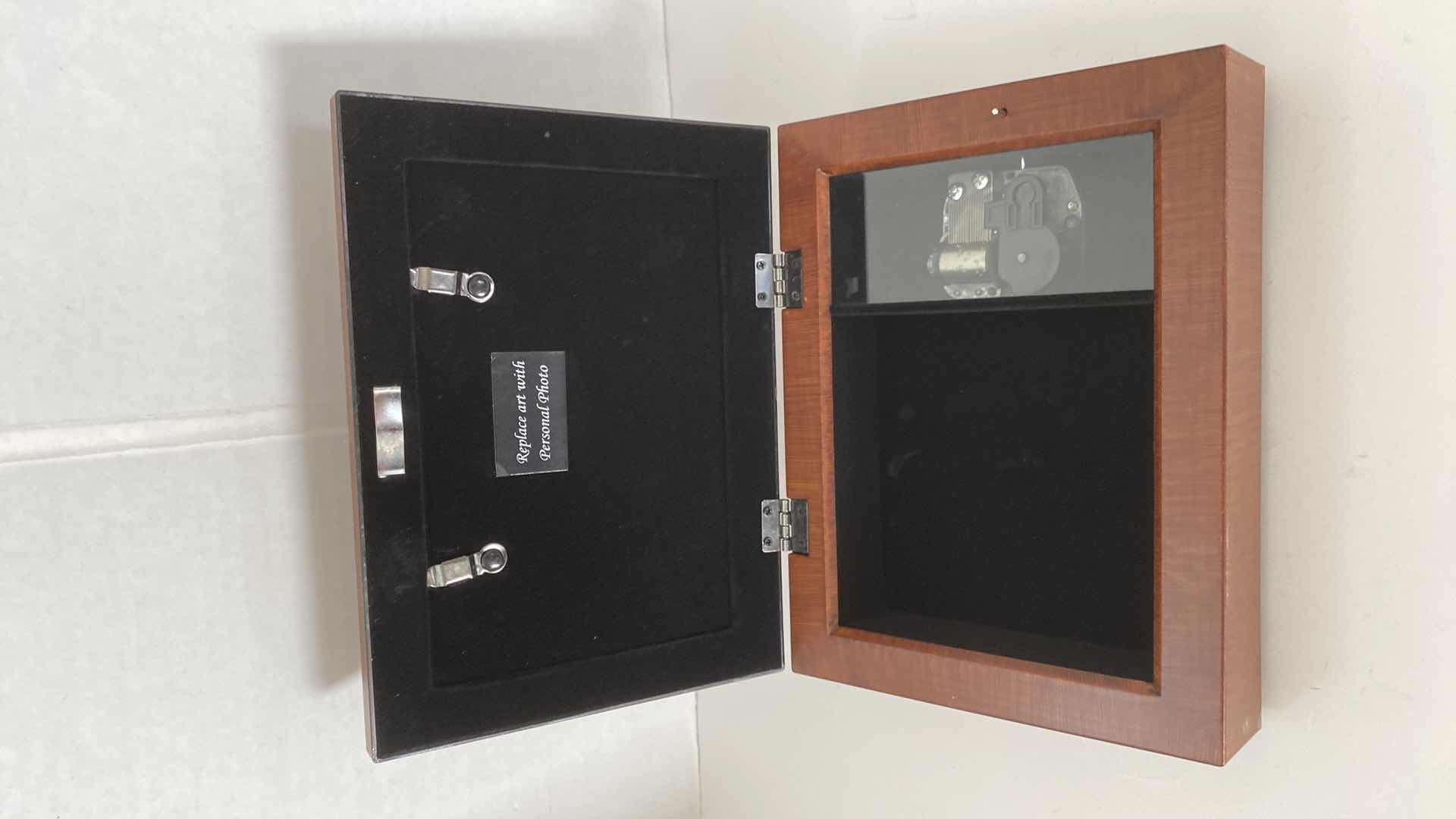 Photo 1 of  COTTAGE GARDEN RAISE YOU UP ON EAGLES PLAYS ON EAGLES WINGS MUSIC BOX