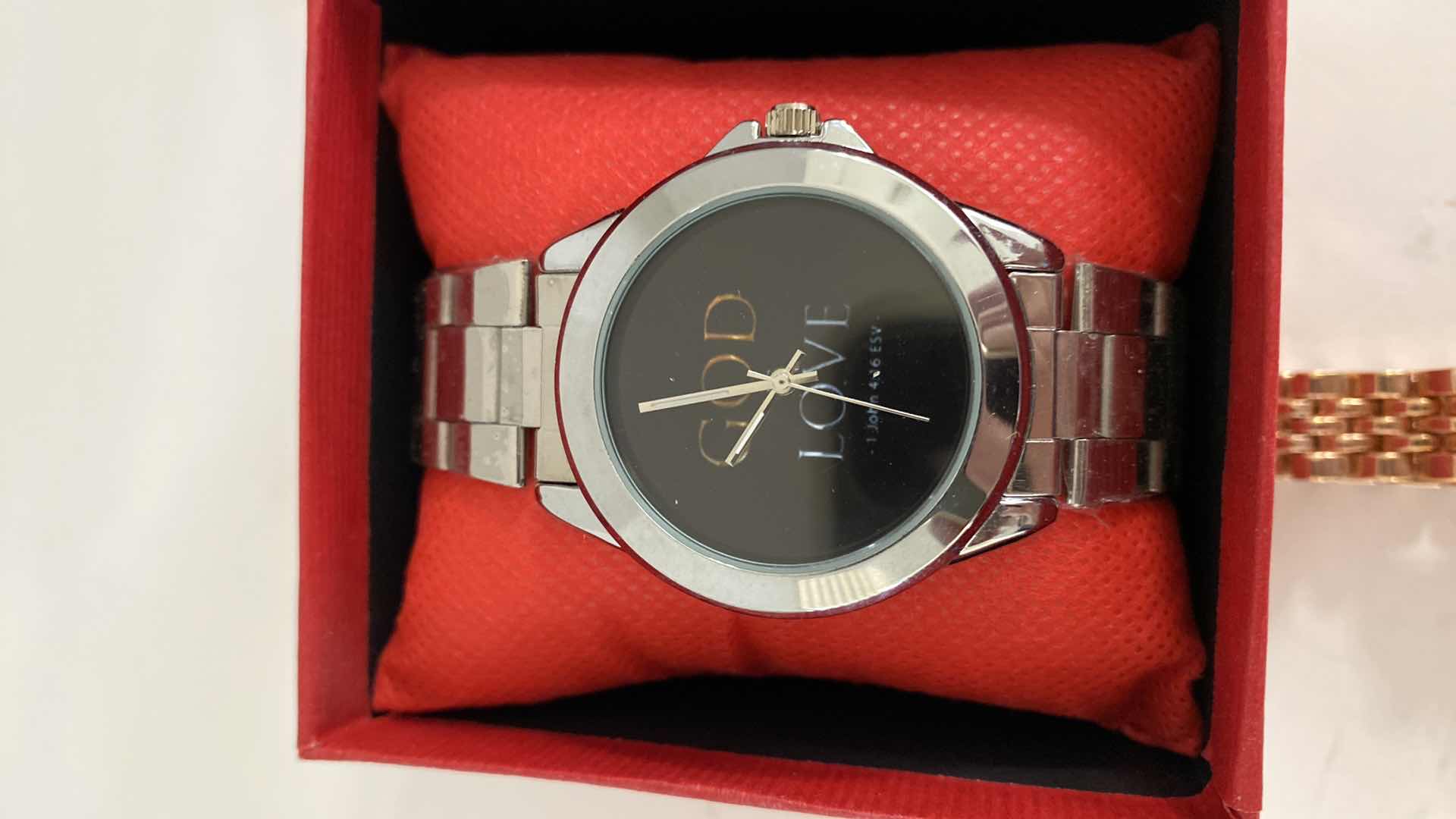 Photo 1 of 4 WOMENS FASHION WATCHES