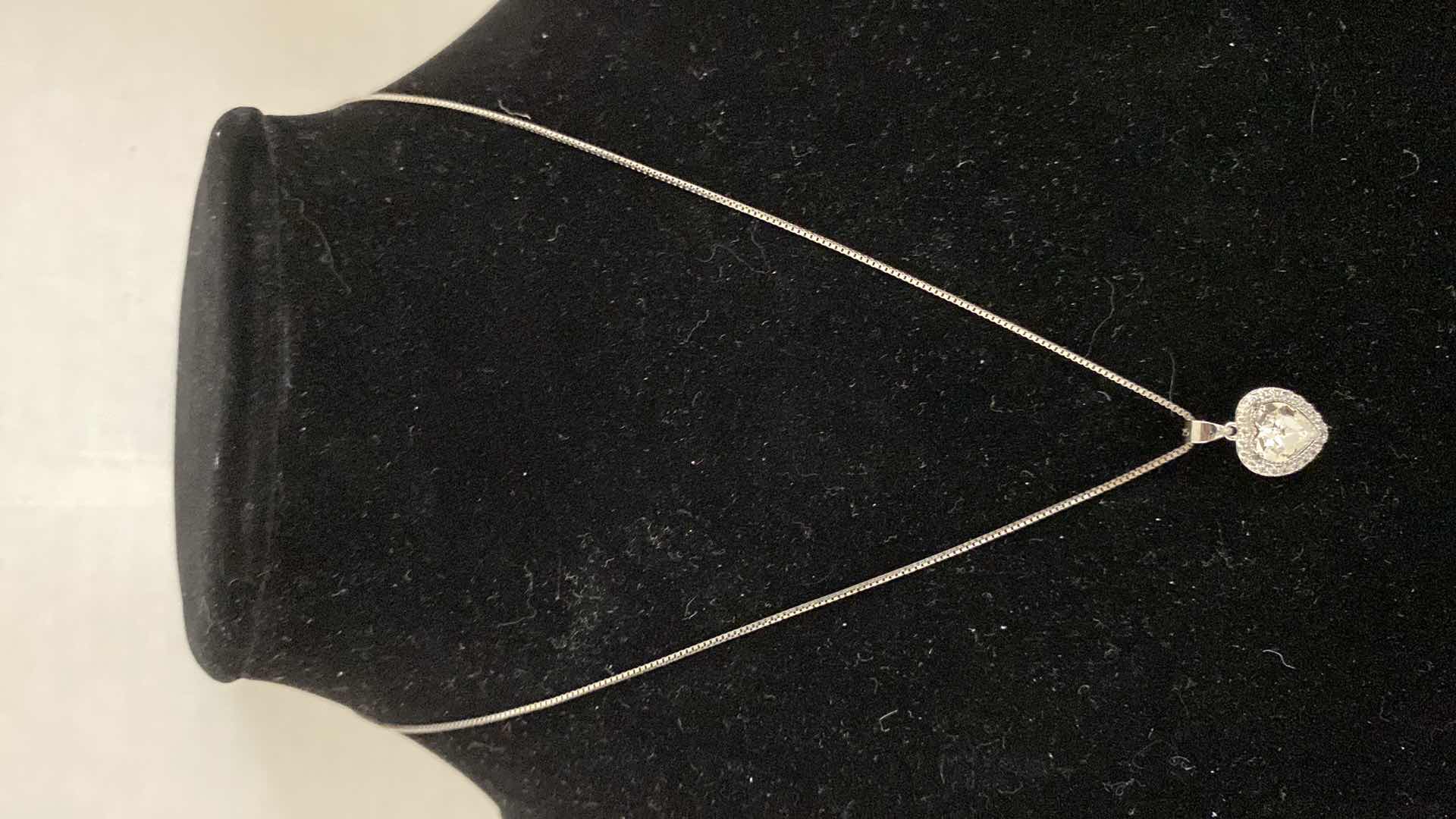 Photo 1 of 3 - S 925 SILVER NECKLACE, RING NO MARK, AND RED ROSE EARRINGS