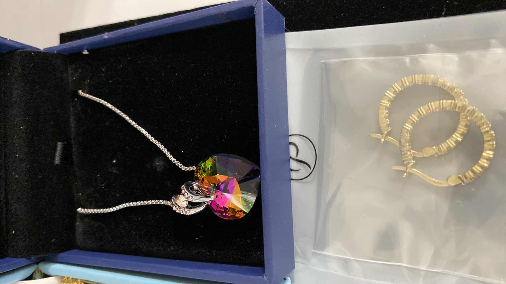 Photo 1 of WOMENS COSTUME JEWELRY