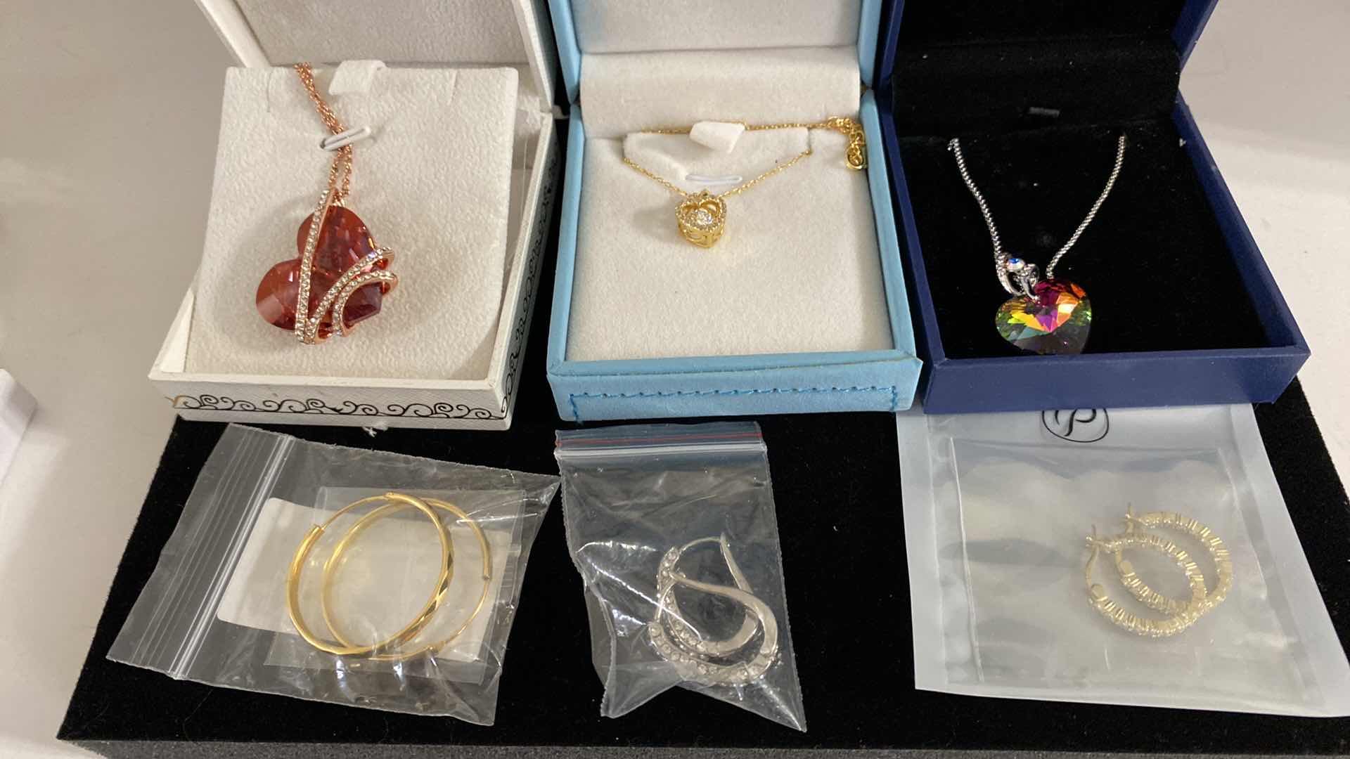 Photo 1 of WOMENS COSTUME JEWELRY