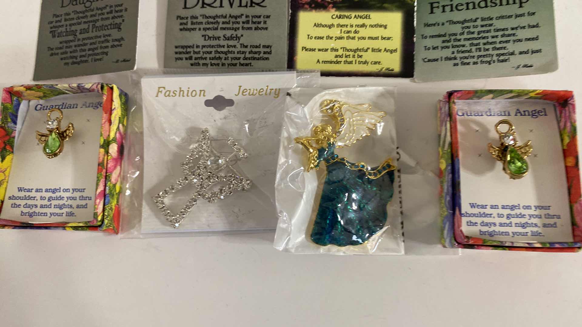 Photo 2 of WOMENS COSTUME JEWELRY