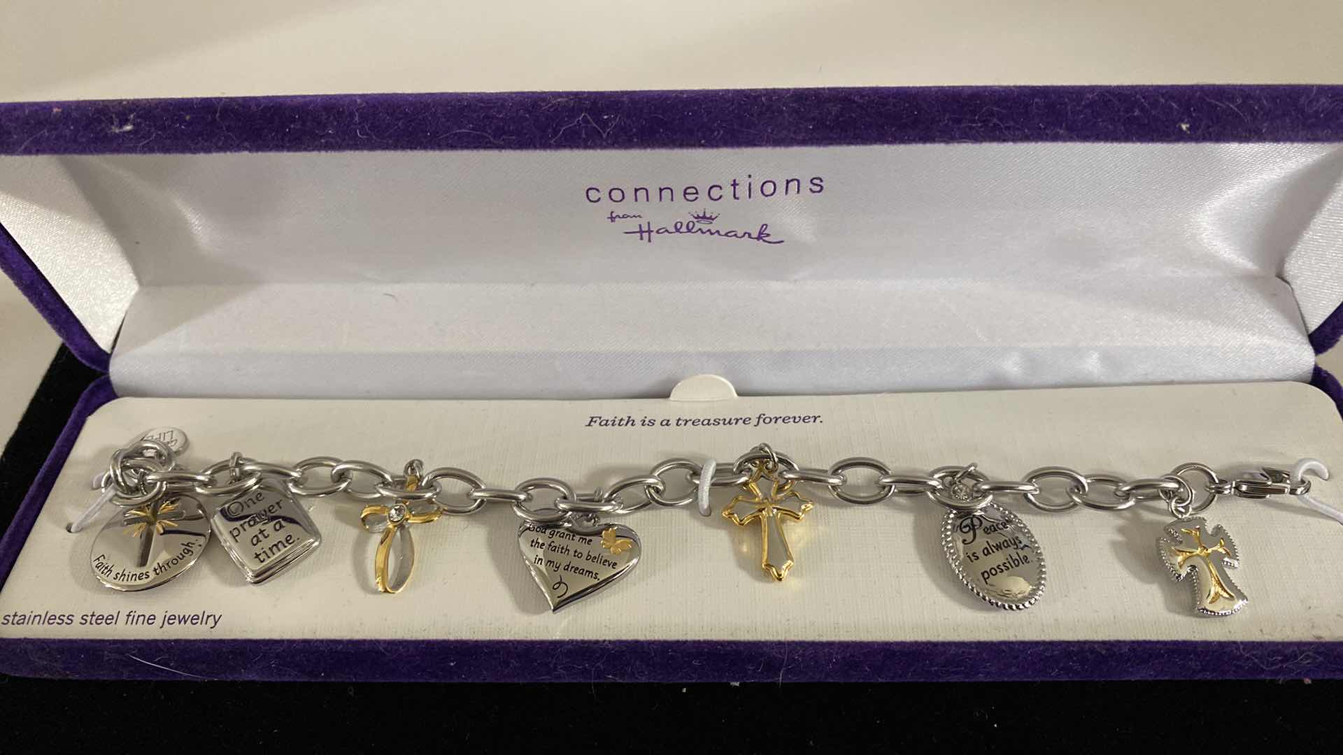 Photo 1 of WOMENS FASHION JEWELRY BRACELETS