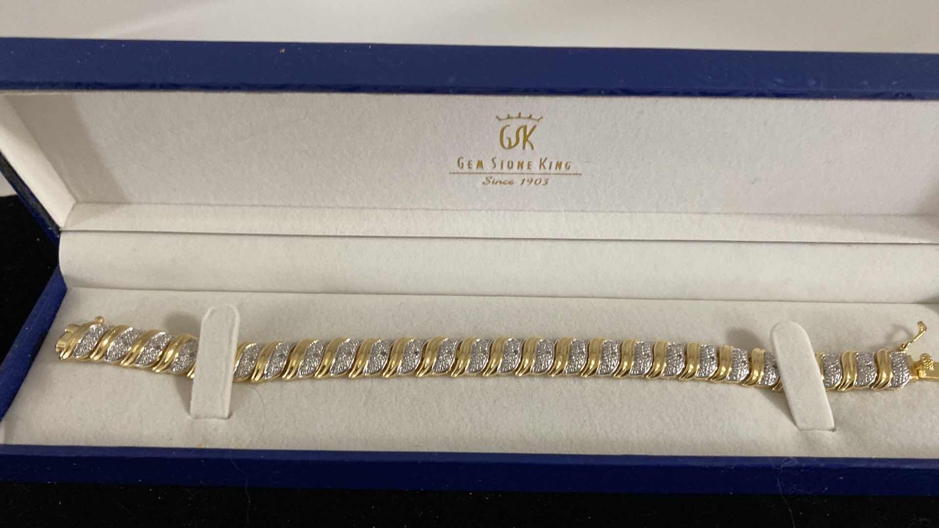 Photo 1 of WOMENS FASHION JEWELRY BRACELETS