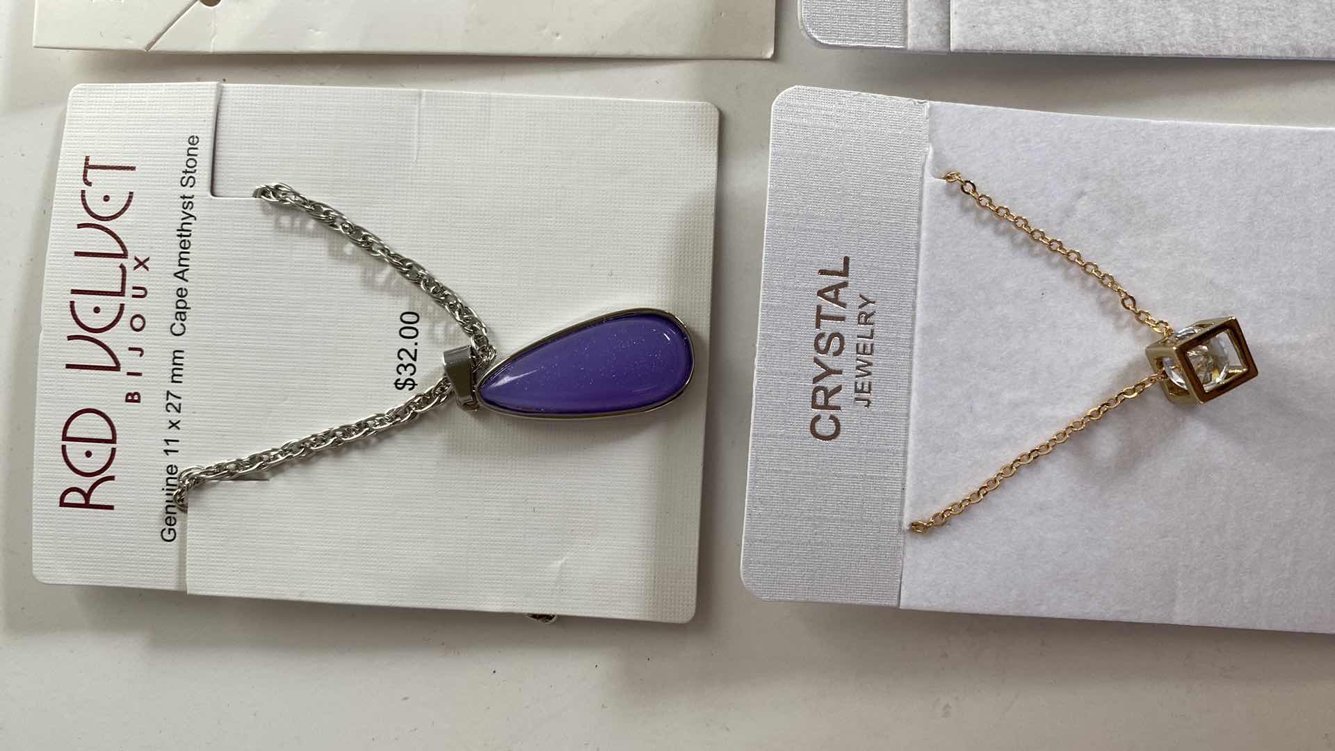 Photo 3 of WOMENS COSTUME JEWELRY