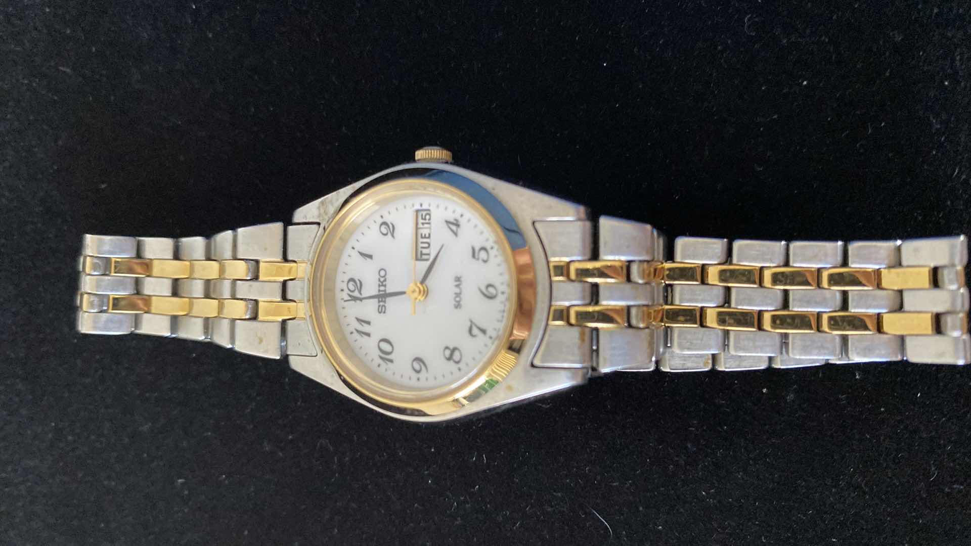 Photo 1 of WOMENS SEIKO WATCH SUT116