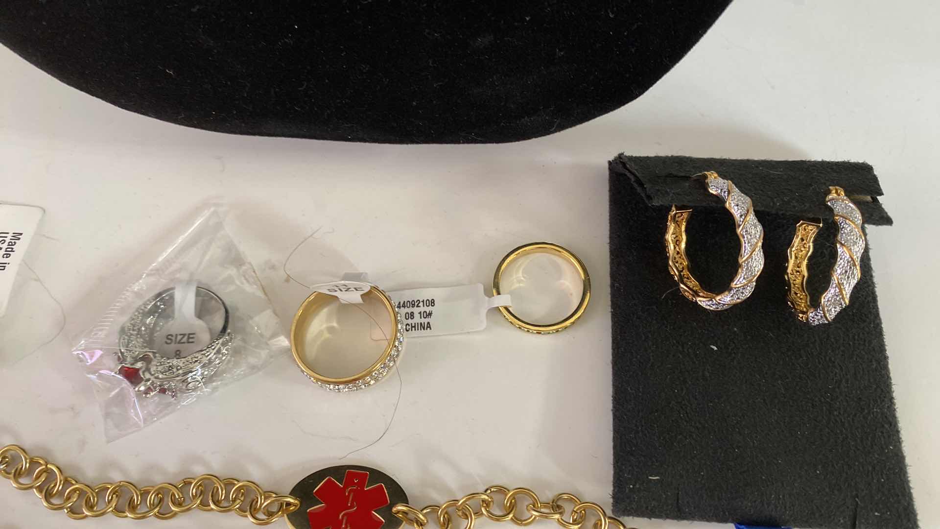 Photo 1 of WOMENS COSTUME JEWELRY