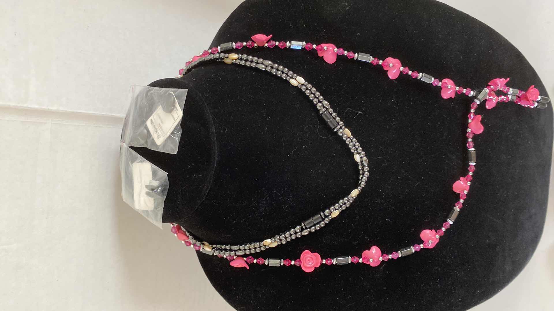 Photo 1 of WOMENS MAGNETIC COSTUME JEWELRY