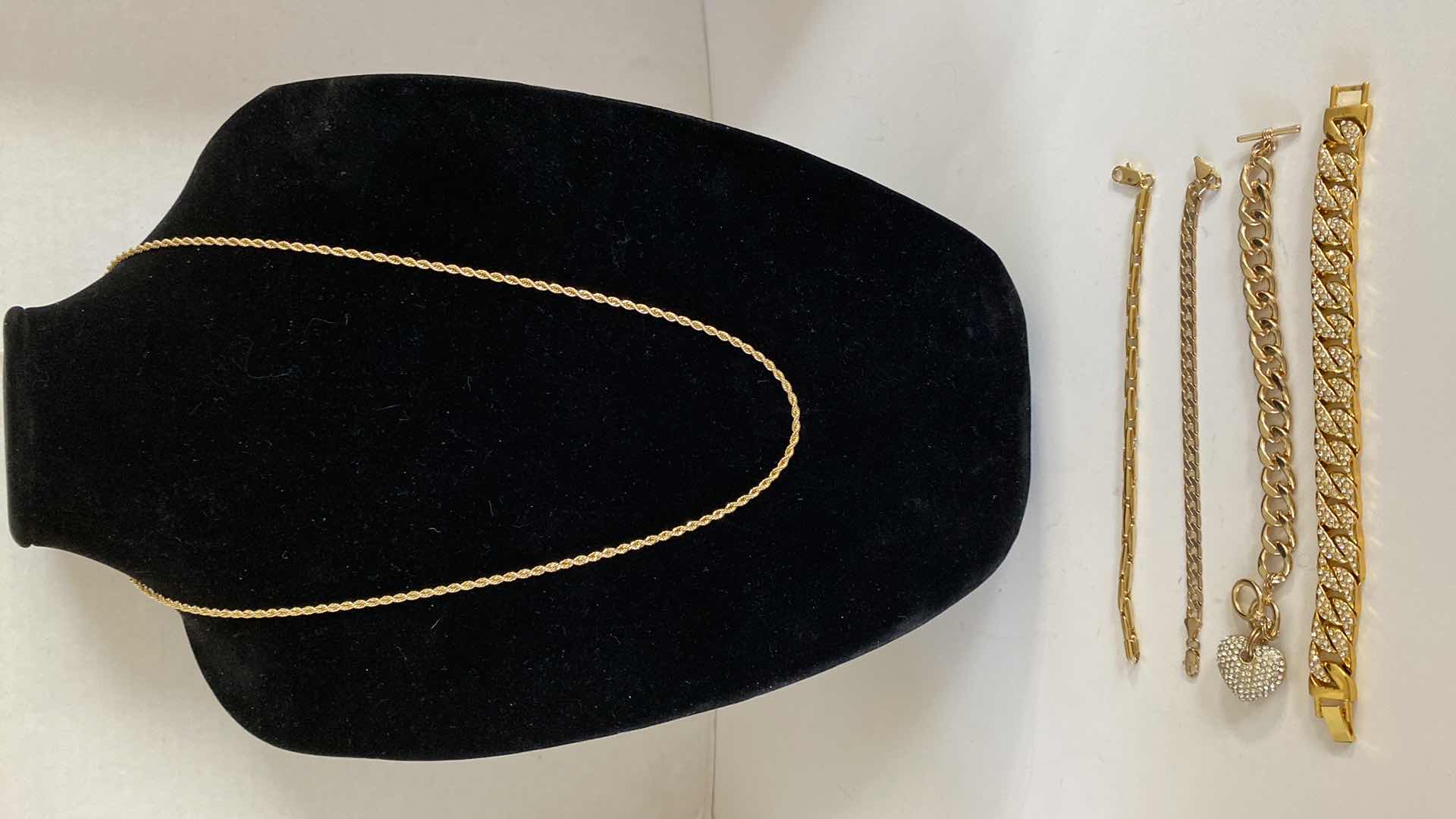 Photo 1 of WOMENS COSTUME JEWELRY 
GOLD PLATED CHAIN & COSTUME BRACELETS