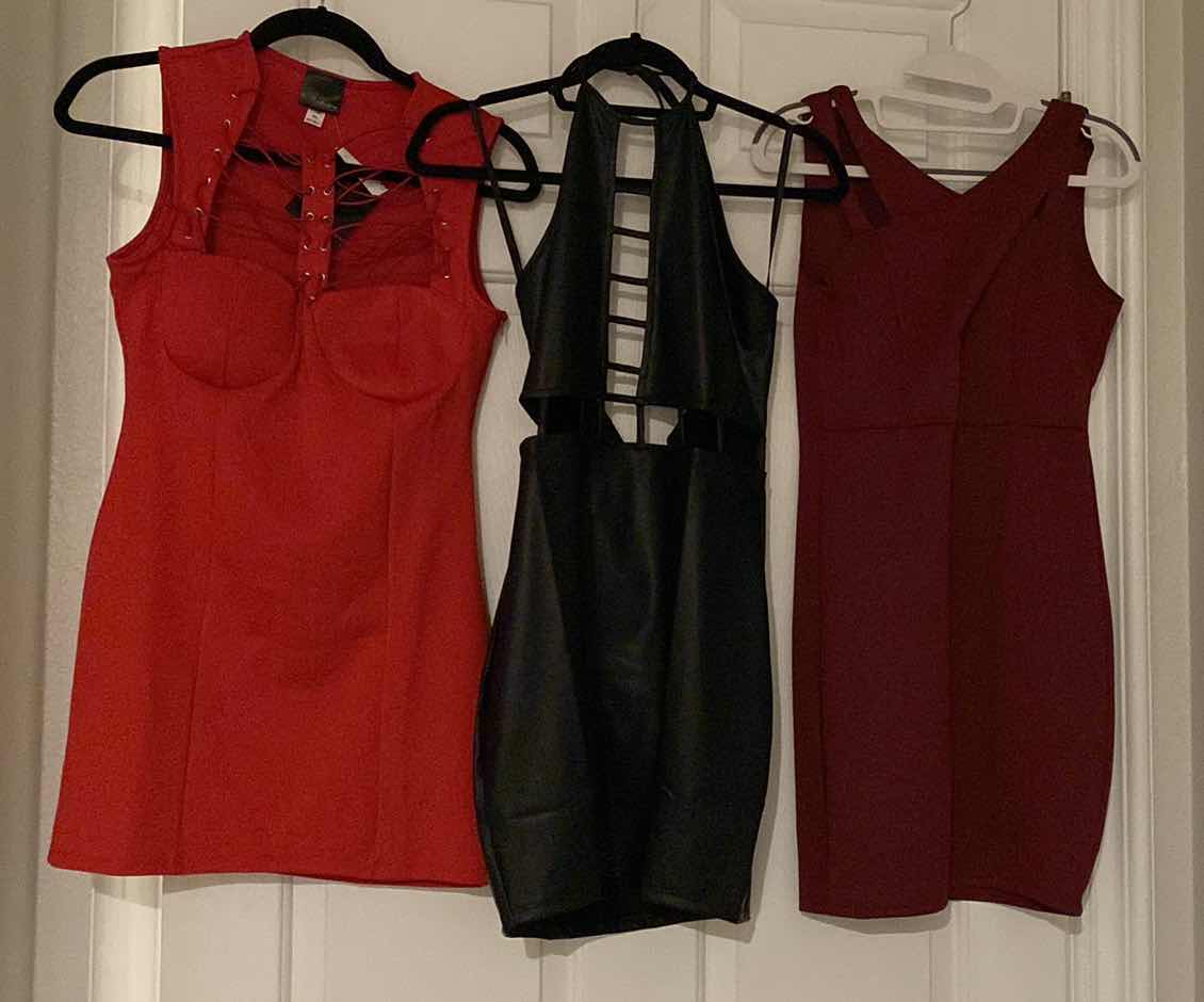 Photo 1 of 3 - WOMENS SIZE X-LARGE DRESSES BY FORPLAY