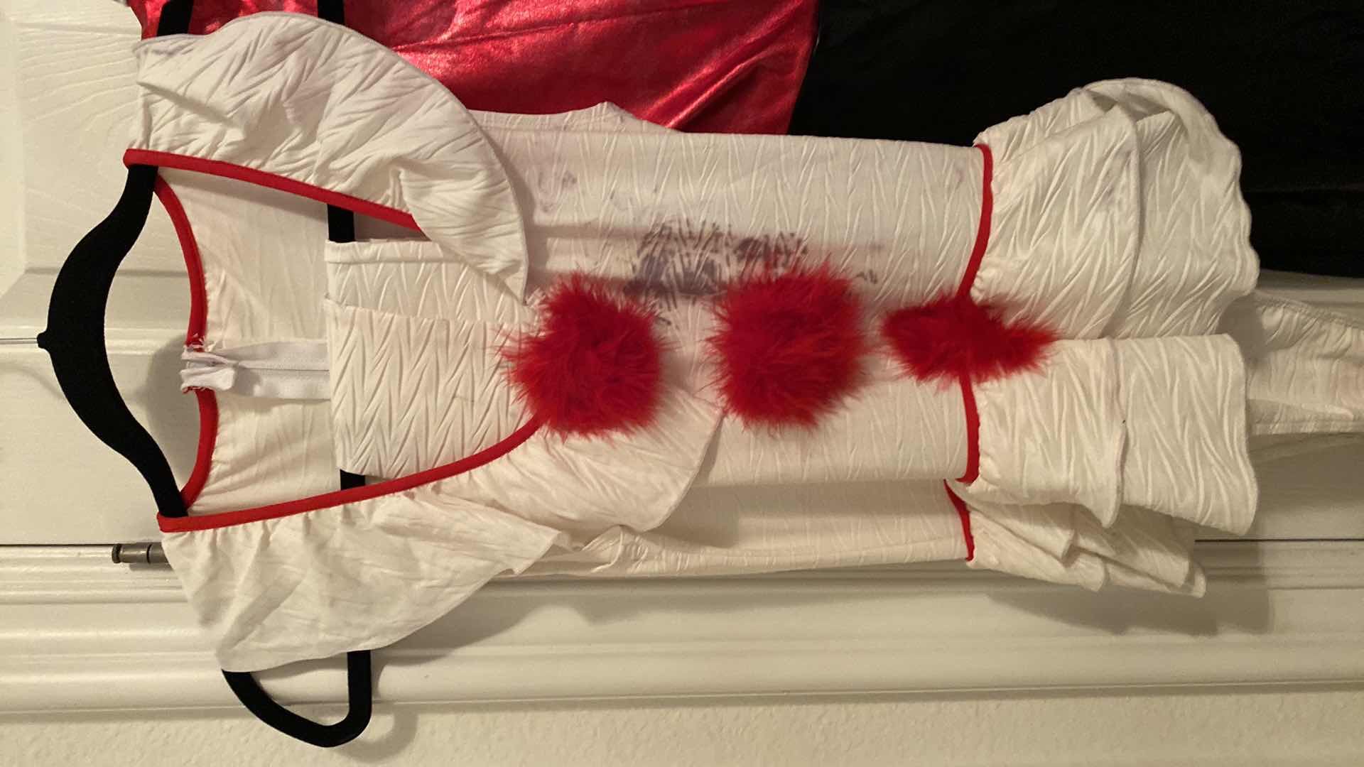 View 2 of 3 WOMENS X SMALL COSTUMES DEFECTS OR NEEDS CLEANING, 1 WHITE LEAF COSTUME OK