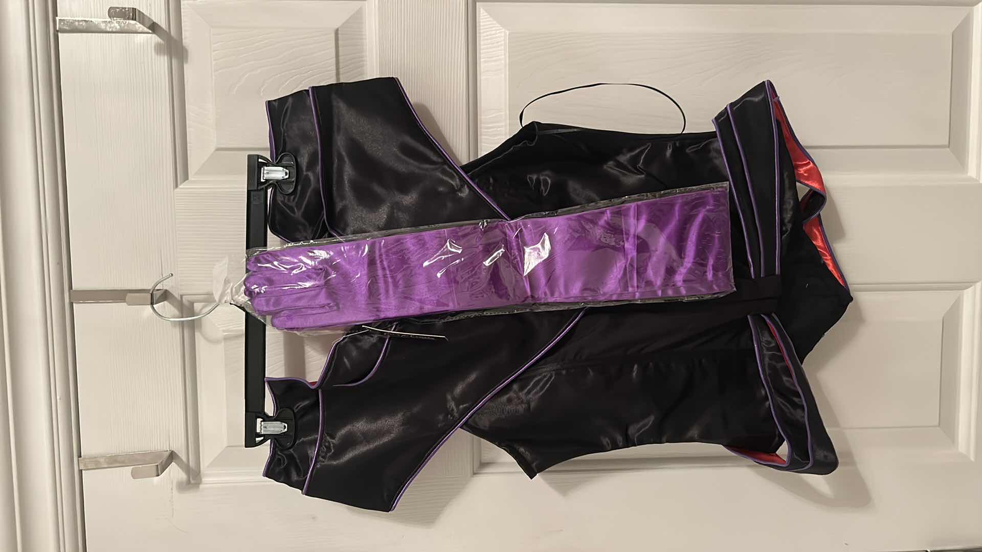 Photo 1 of 2 WOMENS COSTUMES SIZE L XL