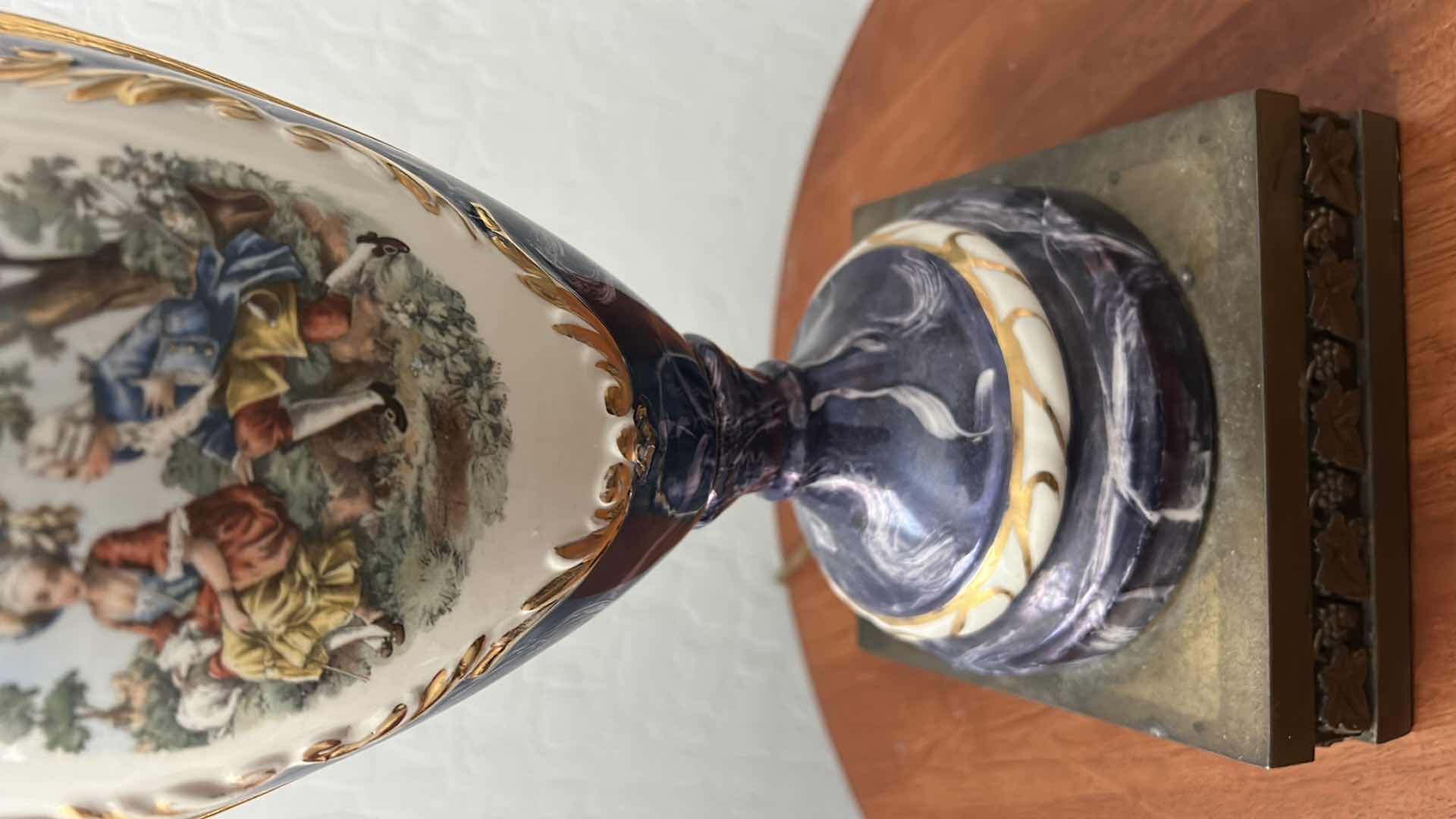 Photo 3 of VINTAGE LAMP H18”