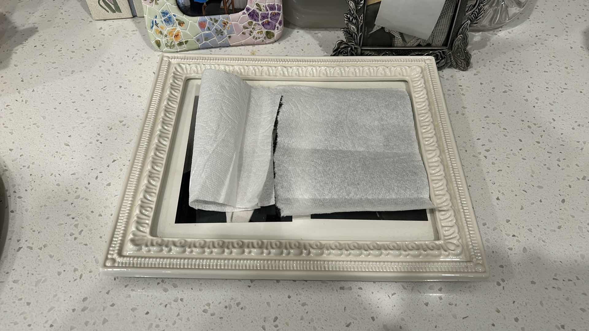 Photo 2 of 5 - PHOTO FRAMES