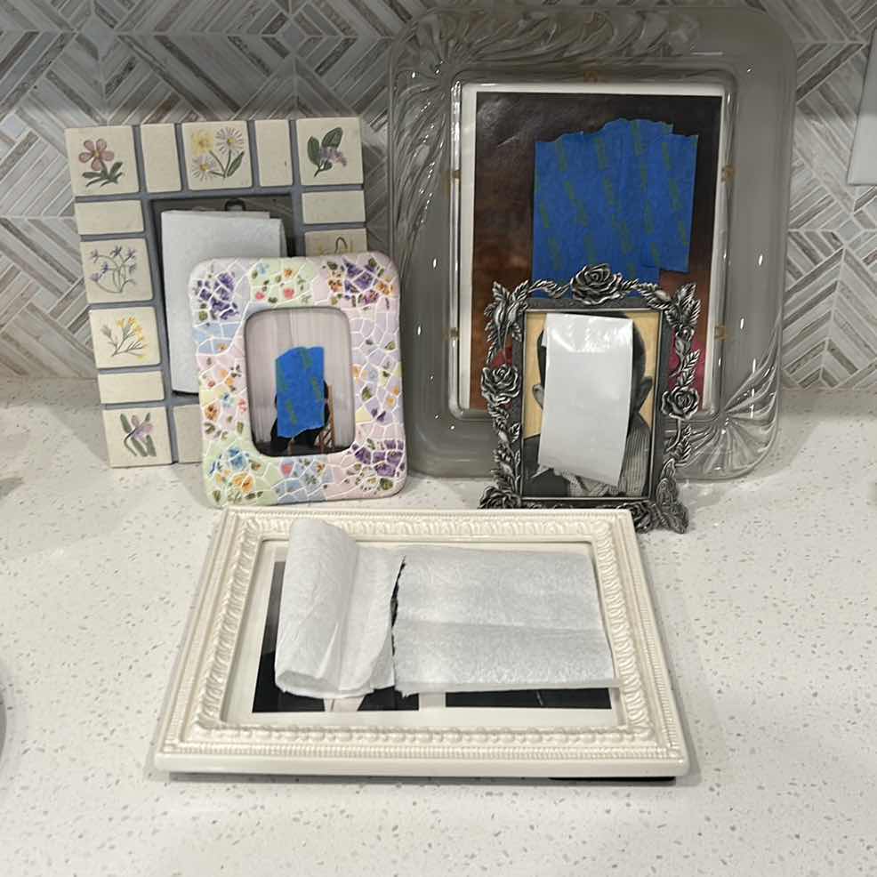 Photo 1 of 5 - PHOTO FRAMES