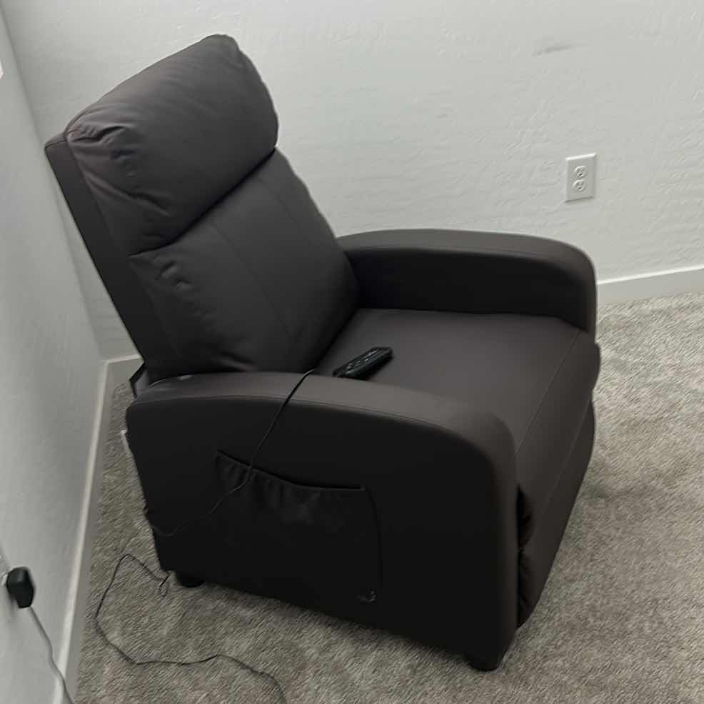 Photo 1 of GIANTEX RECLINING MASSAGE CHAIR 26 1/2” x 30“ x H39”