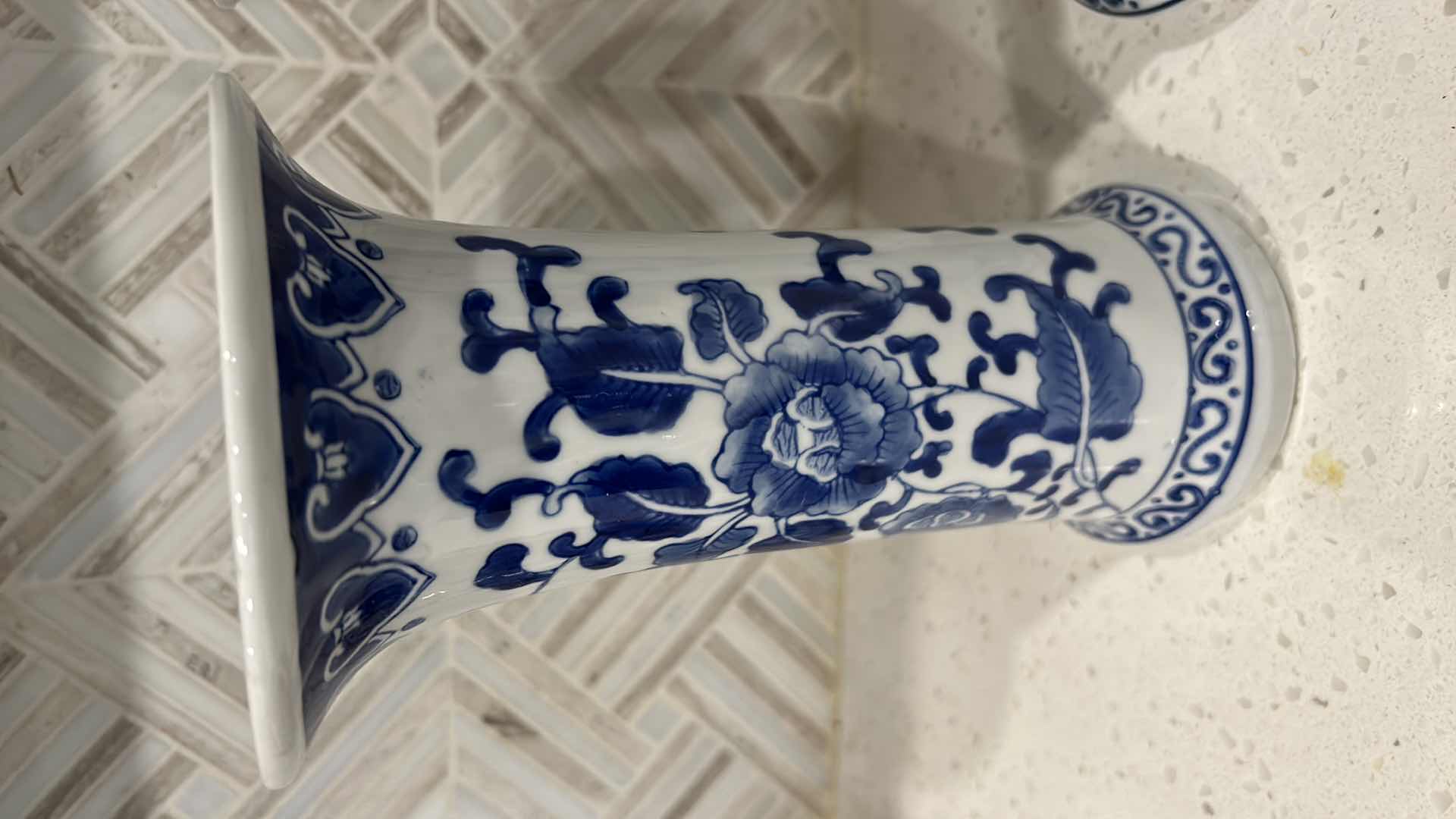 Photo 1 of 2 - BLUE AND WHITE PORCELAIN VASES H8.5”