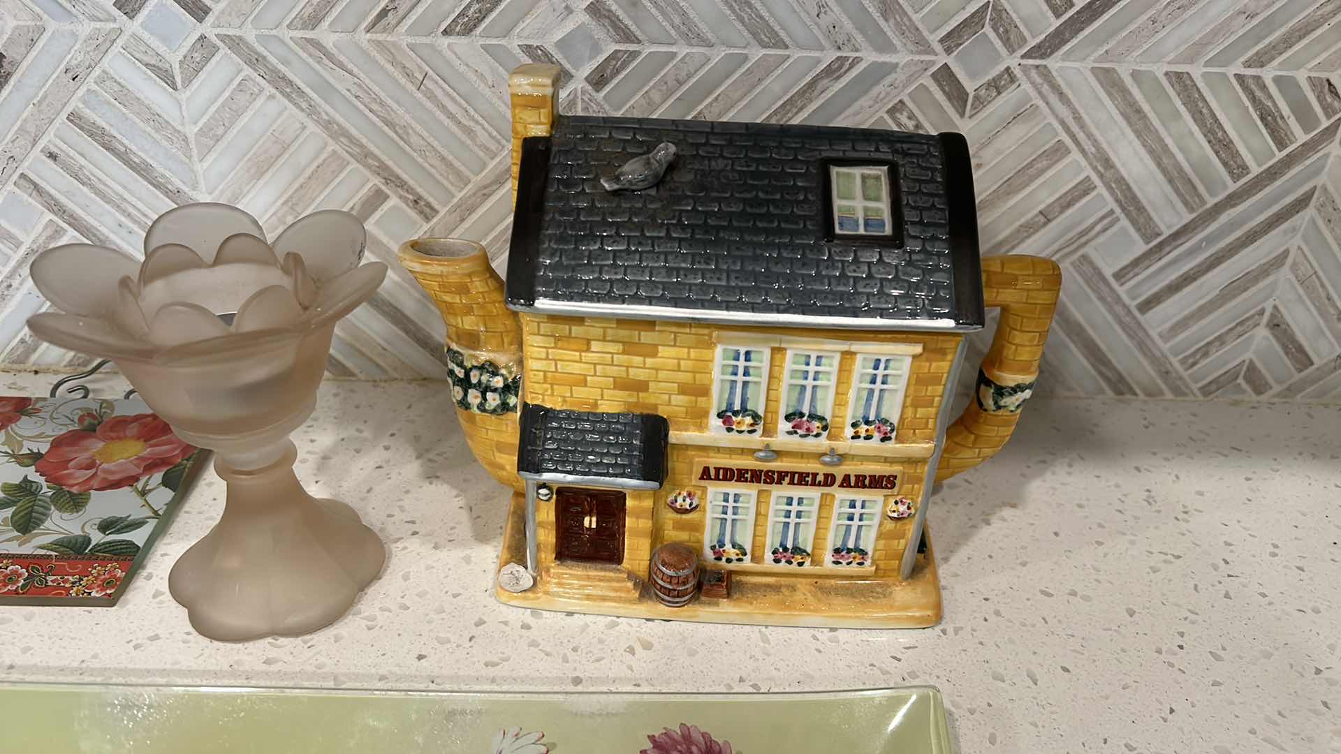 Photo 1 of HOME DECOR ASSORTMENT