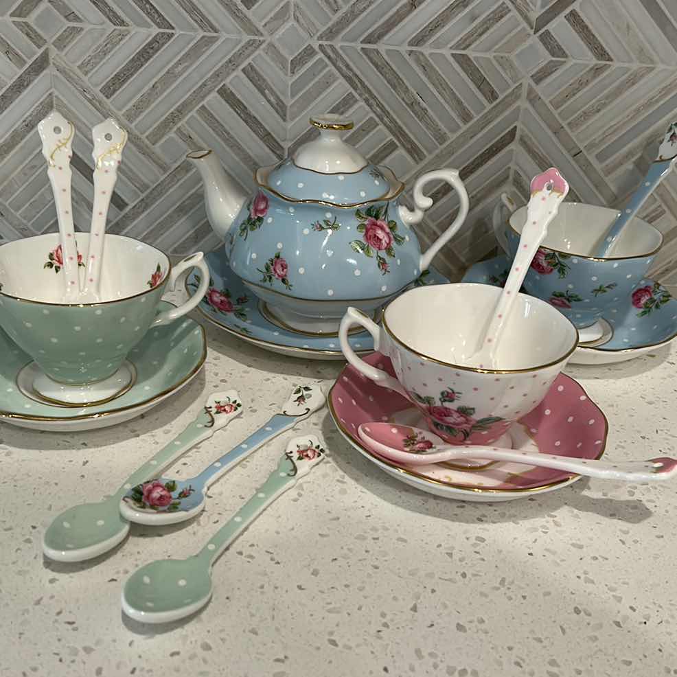 Photo 1 of ROYAL ALBERT BONE CHINA