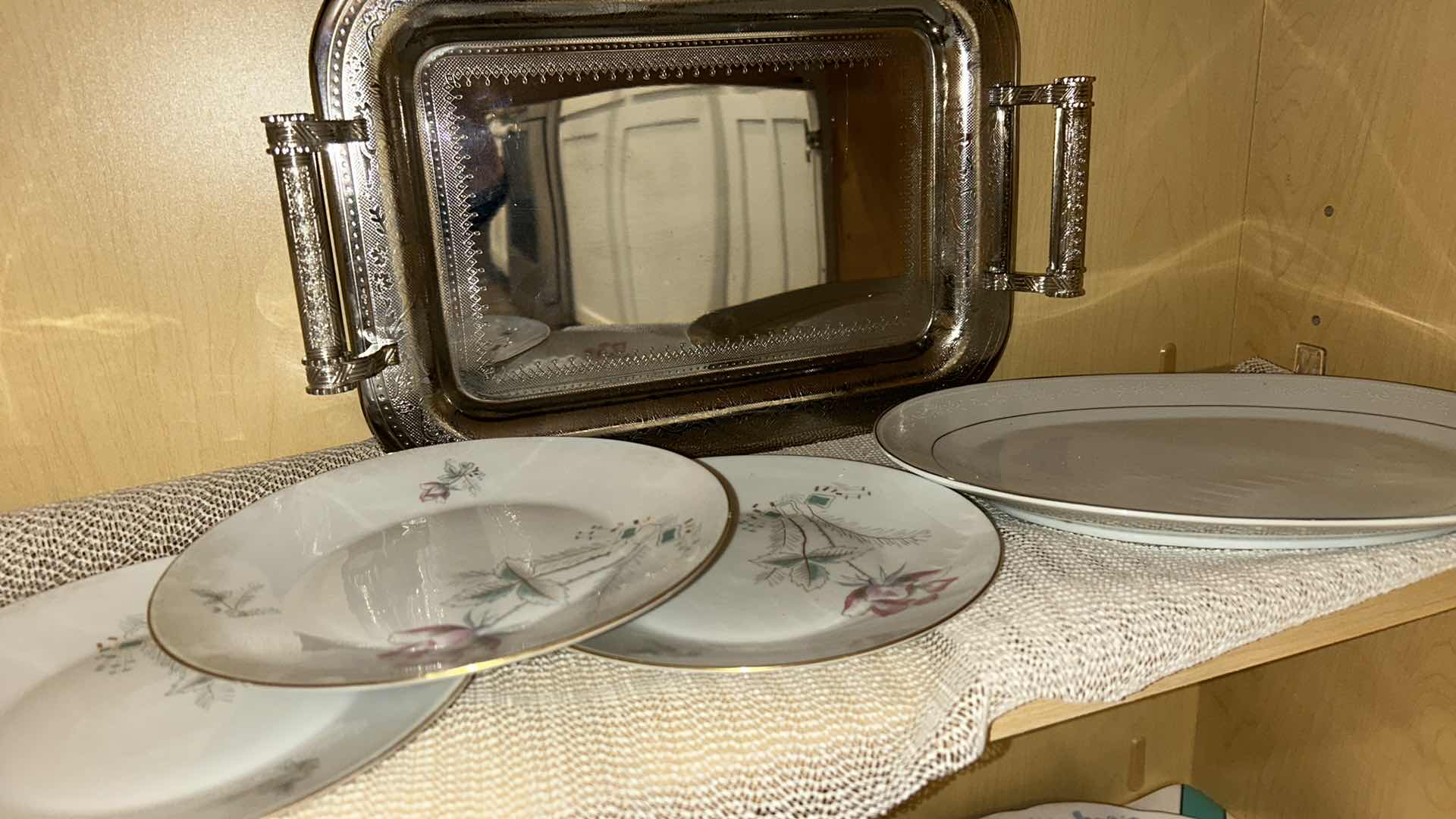 Photo 4 of LARGE PLATES, BOWL AND PLATTERS