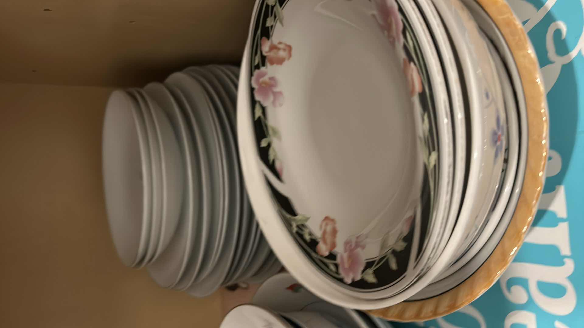 Photo 5 of CONTENTS OF KITCHEN CABINET