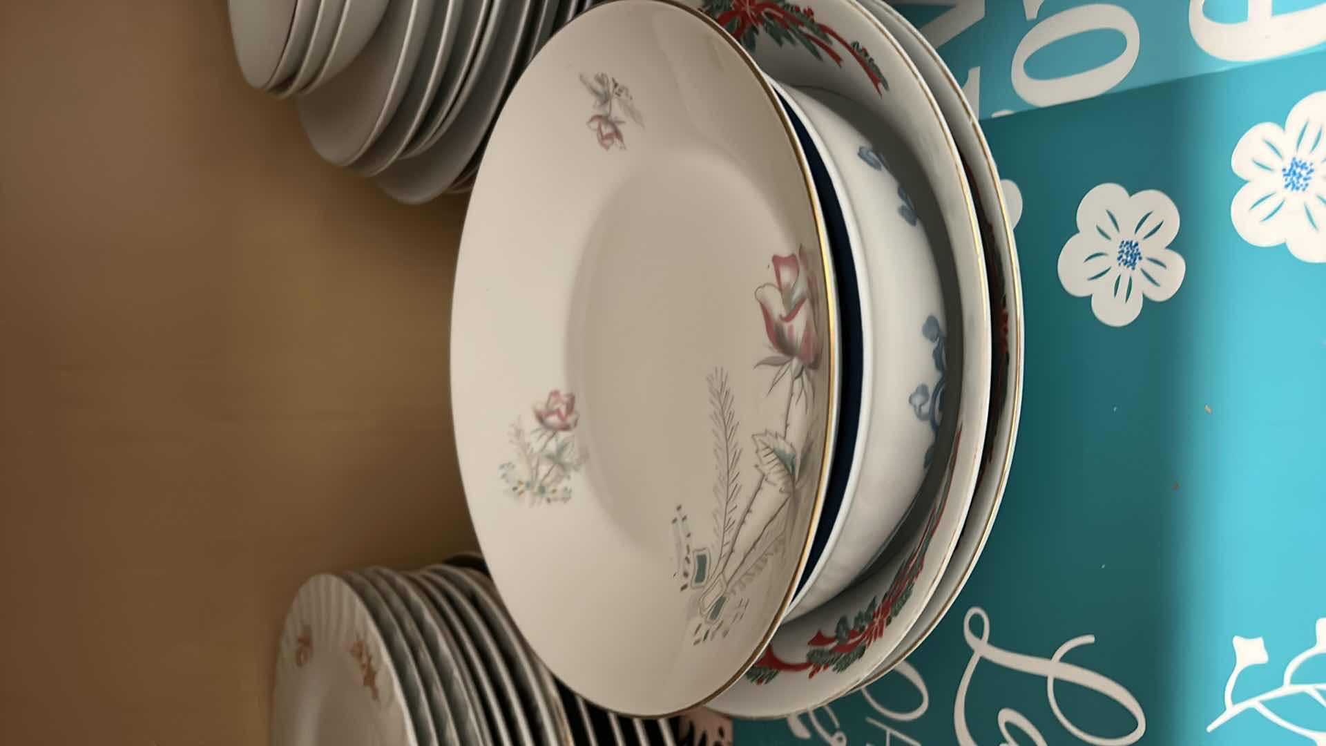 Photo 4 of CONTENTS OF KITCHEN CABINET