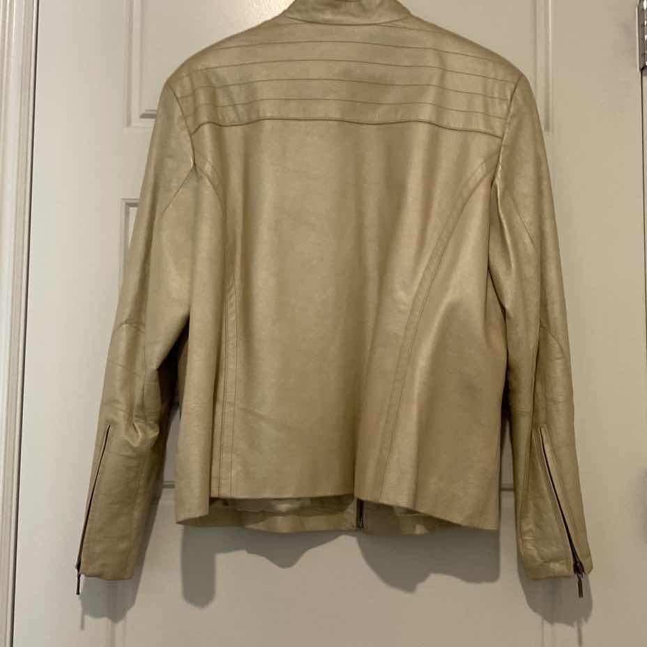 Photo 1 of WOMENS SIZE XXL LEATHER JACKET FROM MACYS