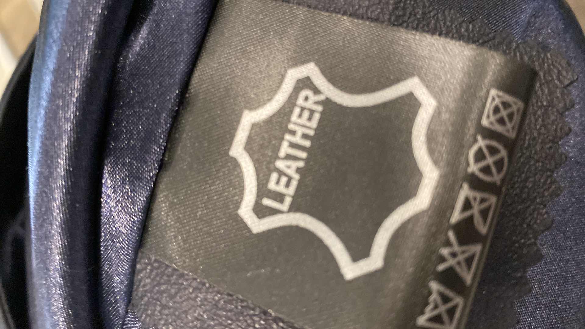 Photo 1 of WOMENS SIZE XXL GINO MONTINI LEATHER COAT FROM TURKEY (SOFT LUXURIOUS LEATHER) WITH REMOVABLE HOOD