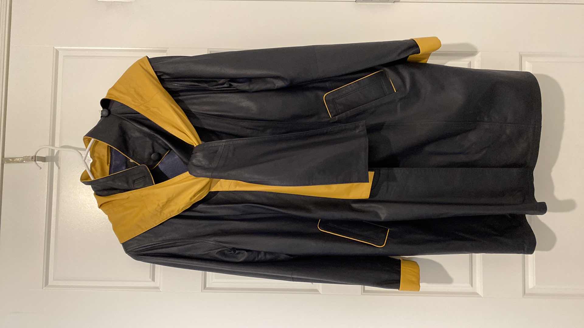 Photo 1 of WOMENS SIZE XXL GINO MONTINI LEATHER COAT FROM TURKEY (SOFT LUXURIOUS LEATHER) WITH REMOVABLE HOOD