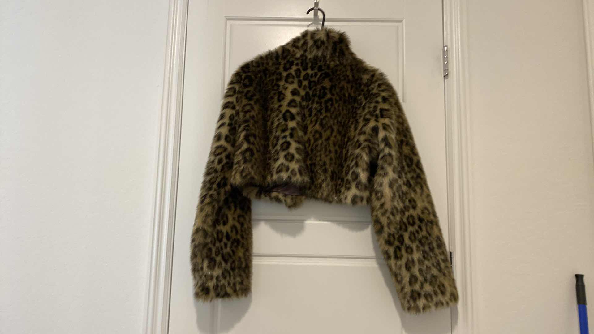Photo 2 of WOMENS SIZE XL ADORE FAUX FUR CROP JACKET AND HEADBAND