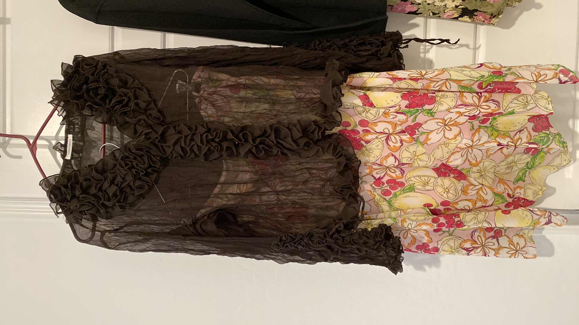 Photo 1 of 4 PIECES WOMENS SIZE XXL CLOTHING